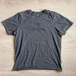 Arc'teryx Men's gray Tee